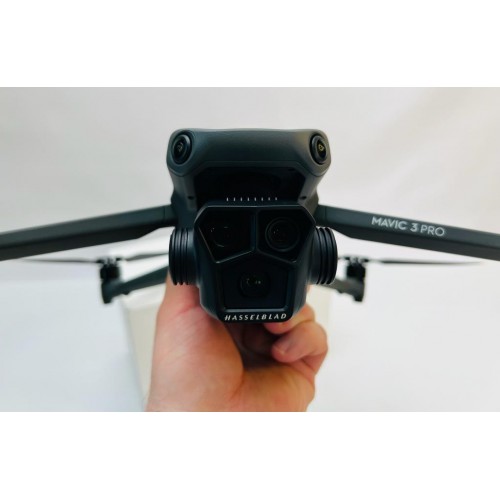 Квадрокоптер DJI Mavic 3 Pro в Нижнем Новгороде с пультом DJI RC